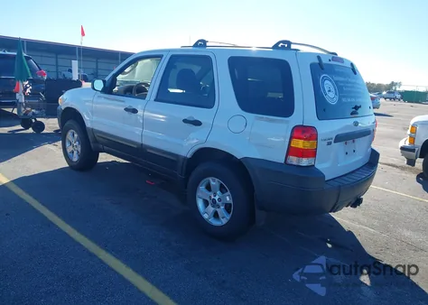 2005 Ford Escape Xlt from USA, damaged, VIN 1FMYU03165KB24227